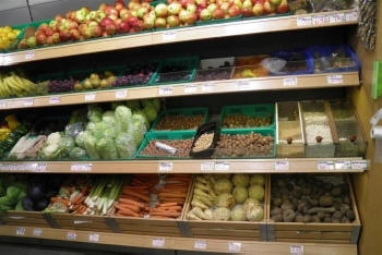 shop shelving for food products with perforated shelves