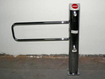mechanical entrance gate for customer flow control