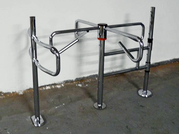 electronic gate with motion sensor
