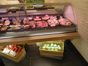 large capacity refrigerated counter for supermarkets