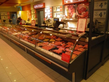refrigerated counter with automatic defrosting