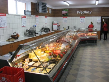 refrigerated counter with dynamic cooling