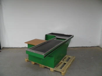checkout counter with barrier-free access
