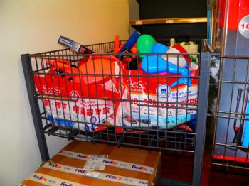 shopping trolley with child seat